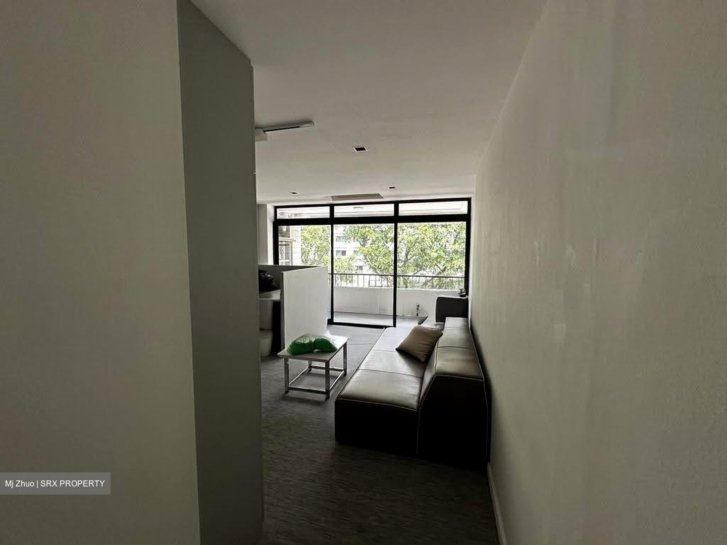 Beach Road (D7), Office #624903741